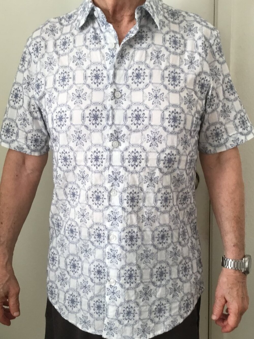 GUESS Men's Textured Embroidered Shirt Button Down Short Sleeve Slim Fit XS